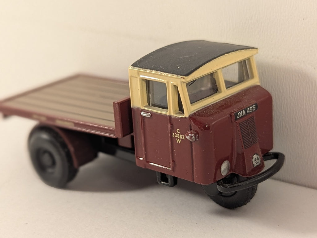 Oxford Diecast OO Gauge Scammell Scarab Flatbed Die-cast Vehicle JXA 495