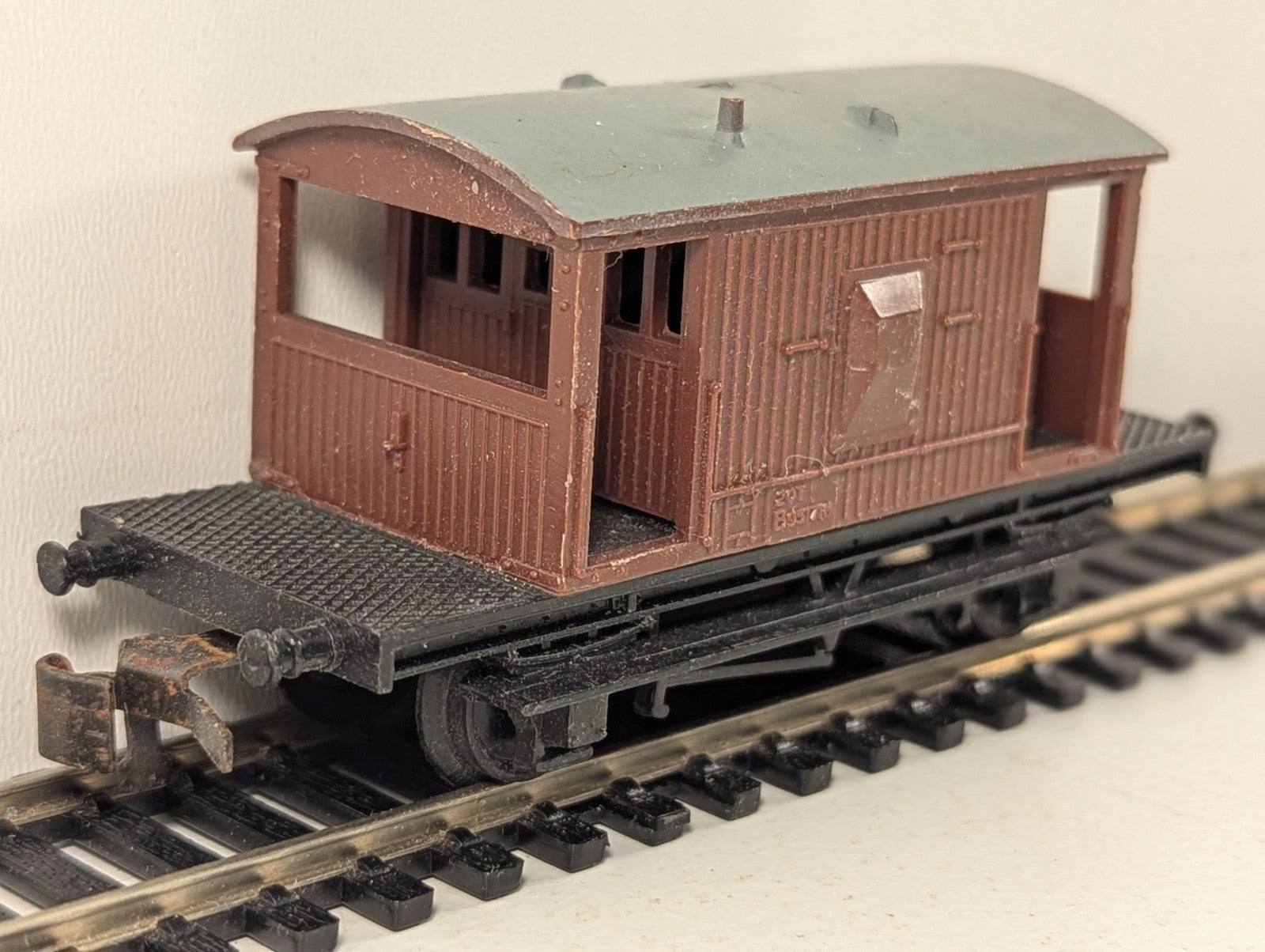Playcraft Railways 20 Ton Brake Van OO Gauge