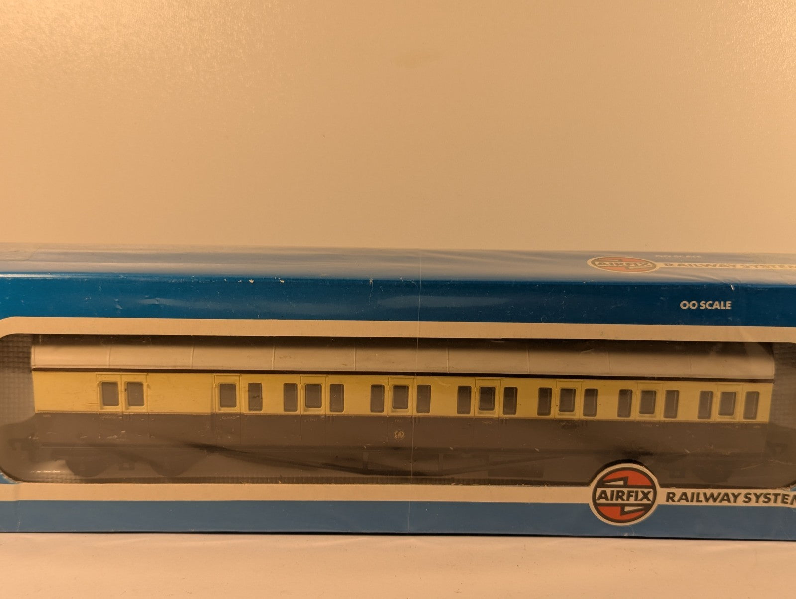 Airfix 54250-0 OO Gauge GWR Class B Suburban Brake Coach Boxed Unopened