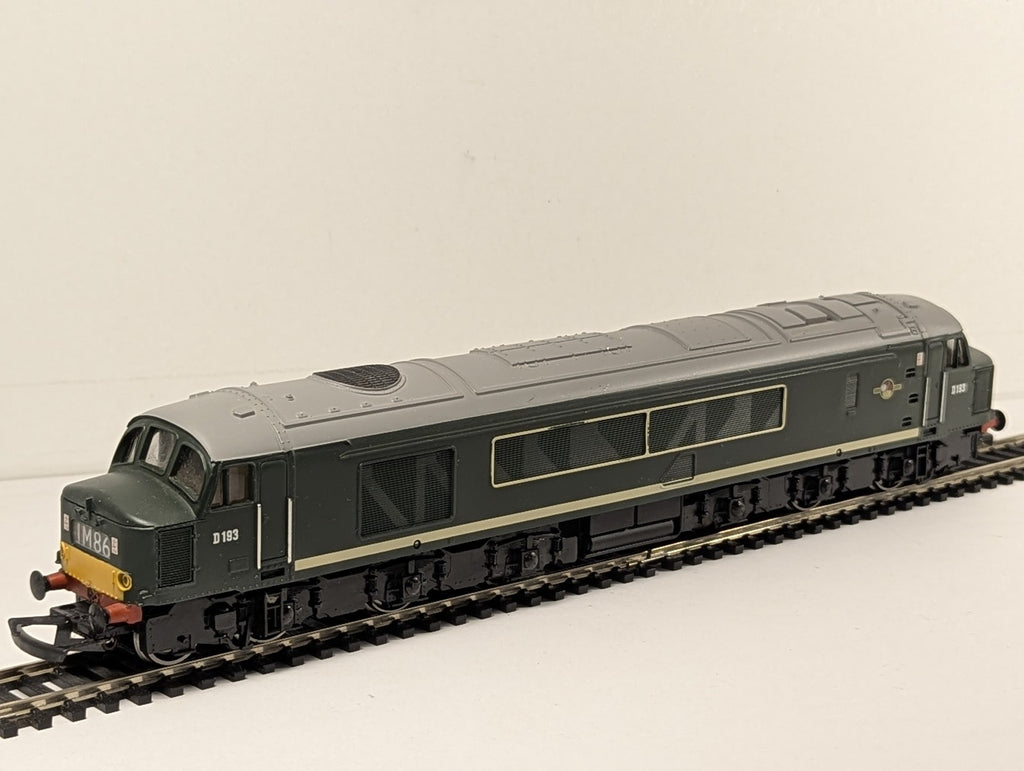 Bachmann OO Gauge Class 46 Peak Diesel Locomotive D193 BR Green 31-077