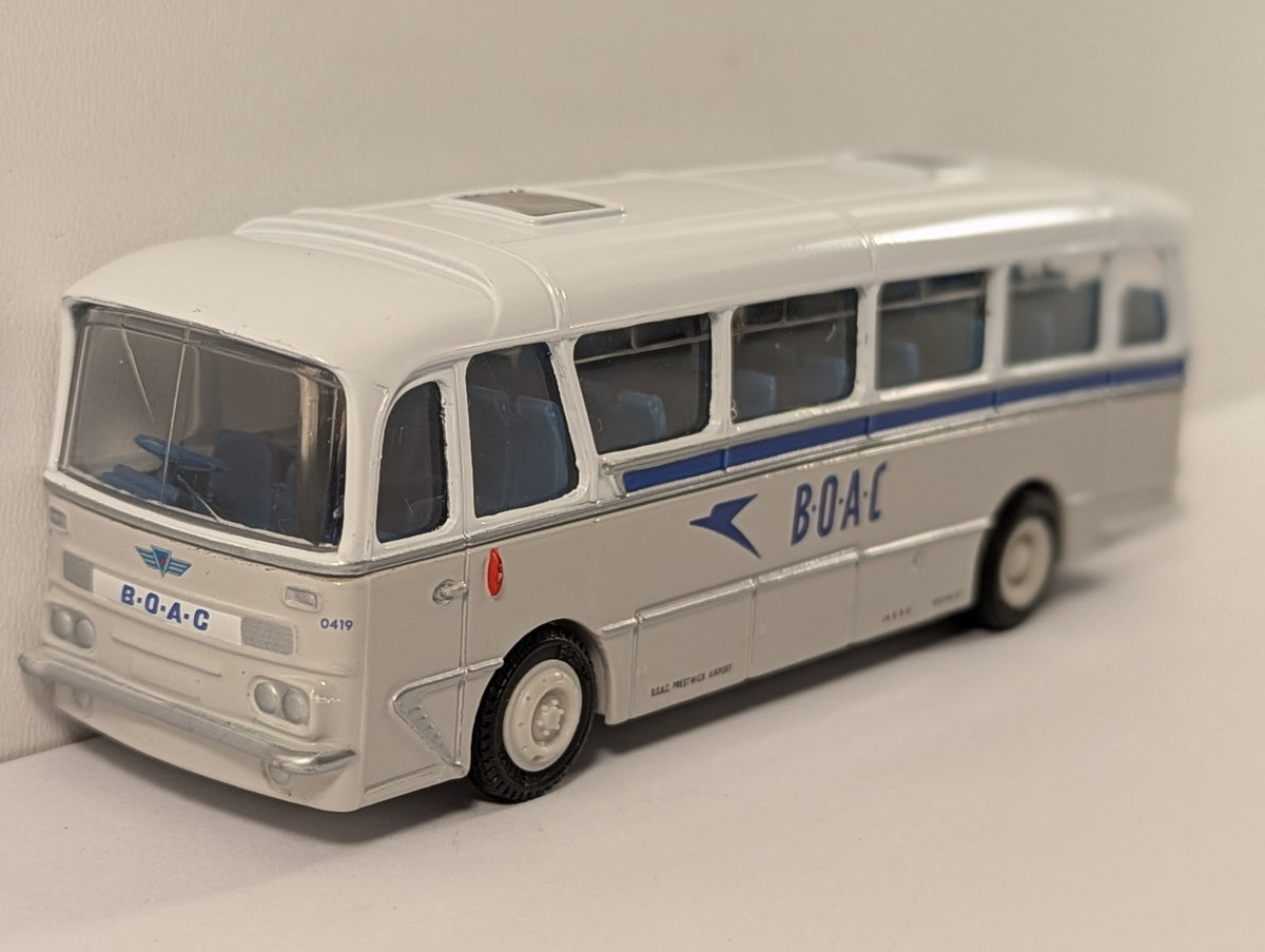 EFE 12306DL Harrington Grenadier Bus – B.O.A.C. Livery – OO / 1:76 Scale