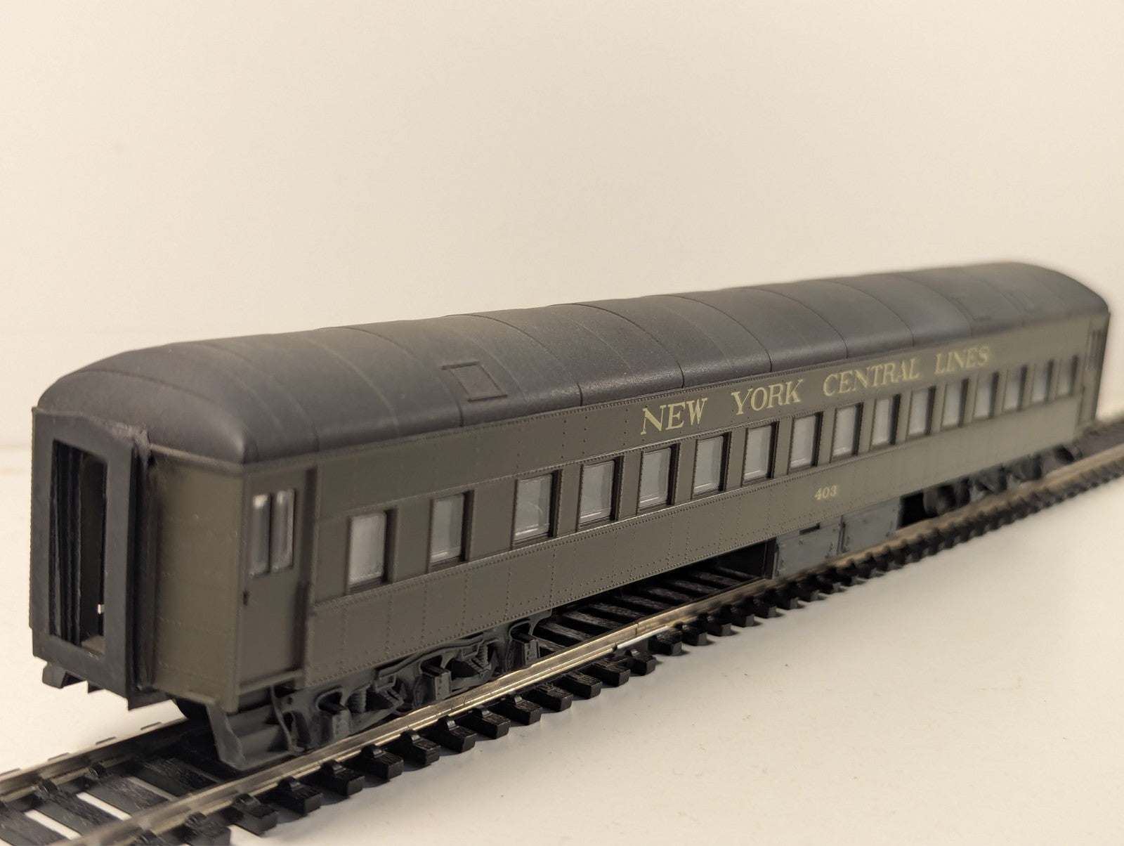 Athearn 1882 New York Central Standard Baggage Car  - Boxed - Missing Couplings