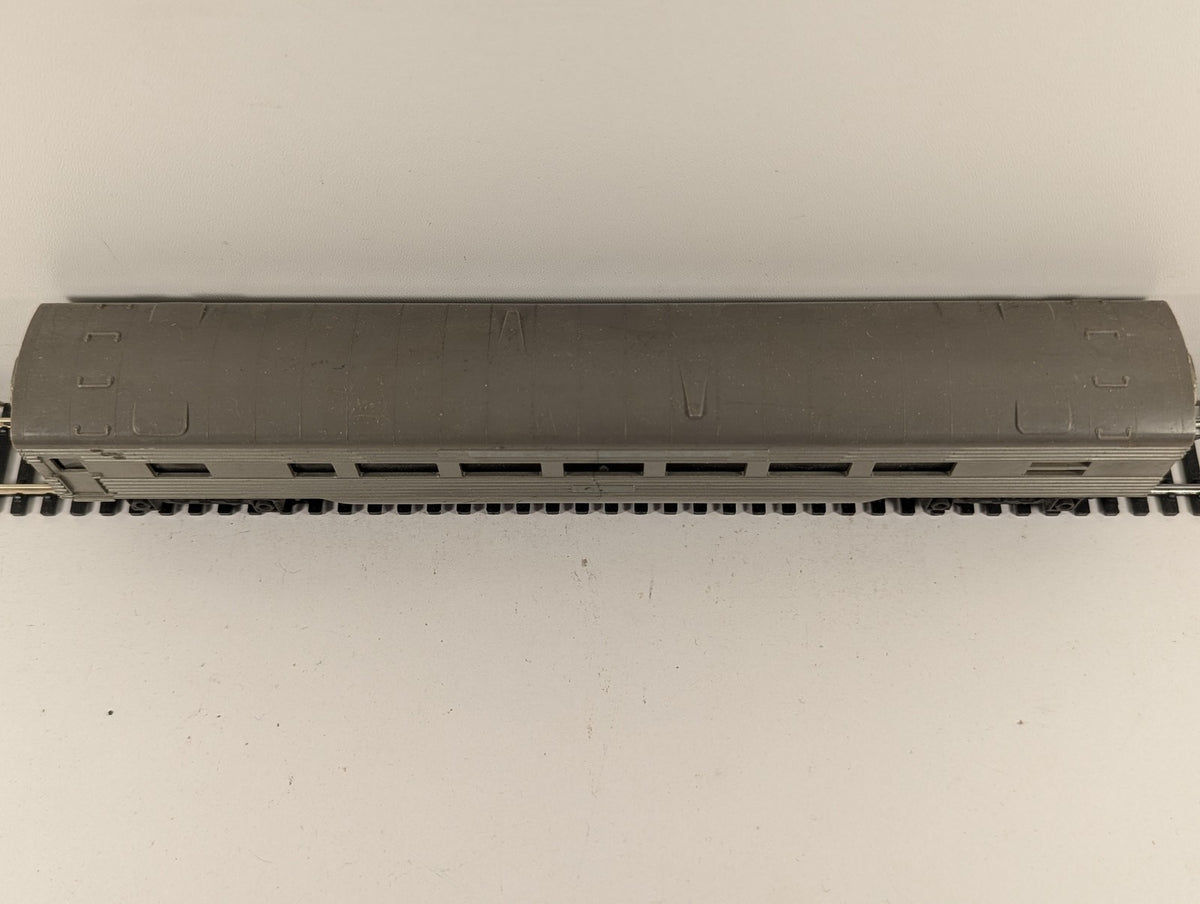 Tri-ang OO Gauge Transcontinental Passenger Coach Plain Grey R.25