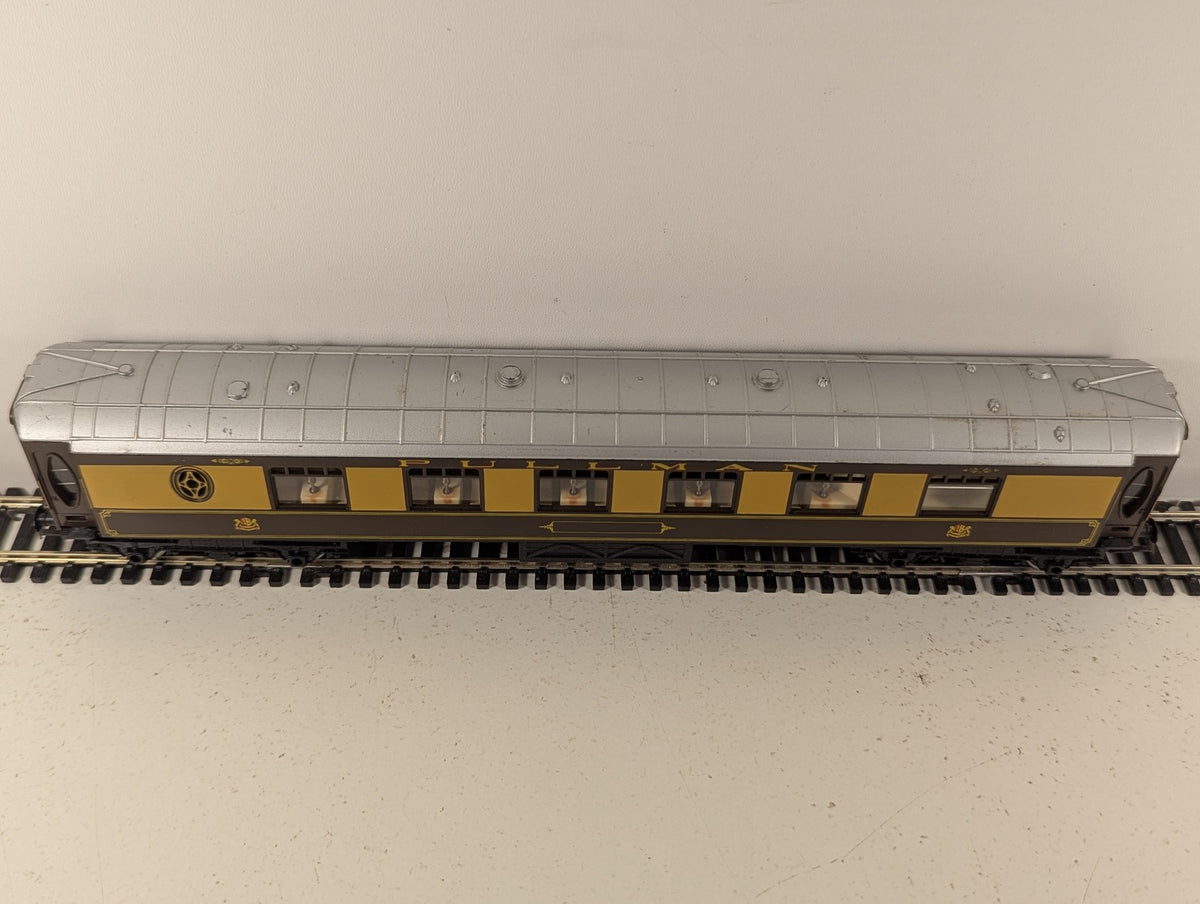 Hornby OO Gauge Pullman Parlour Car Passenger Coach Pullman Umber and Cream