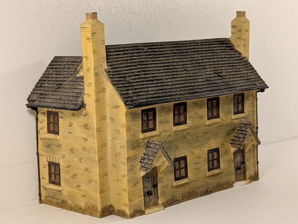 Hornby OO Gauge Skaledale Semi-Detached Cottages Model Railway Building R8621