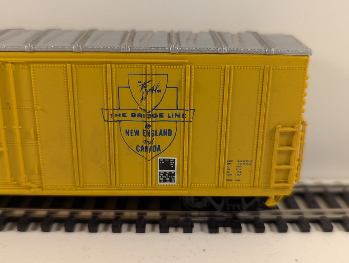Walthers Mainline HO Gauge 50ft Waffle Side Boxcar D&H