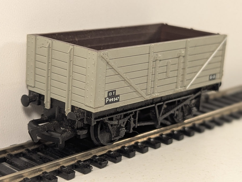 Mainline OO Gauge BR Grey 7-Plank Open Wagon P99347