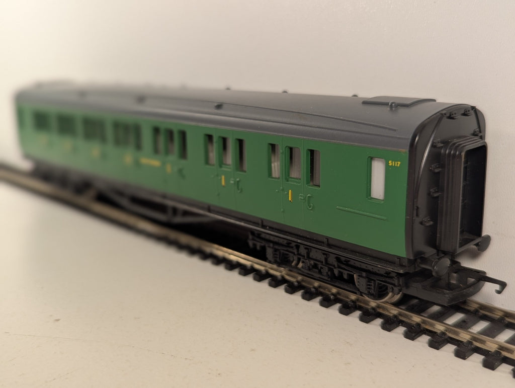 Hornby OO Gauge SR Composite Coach Passenger Coach 5117