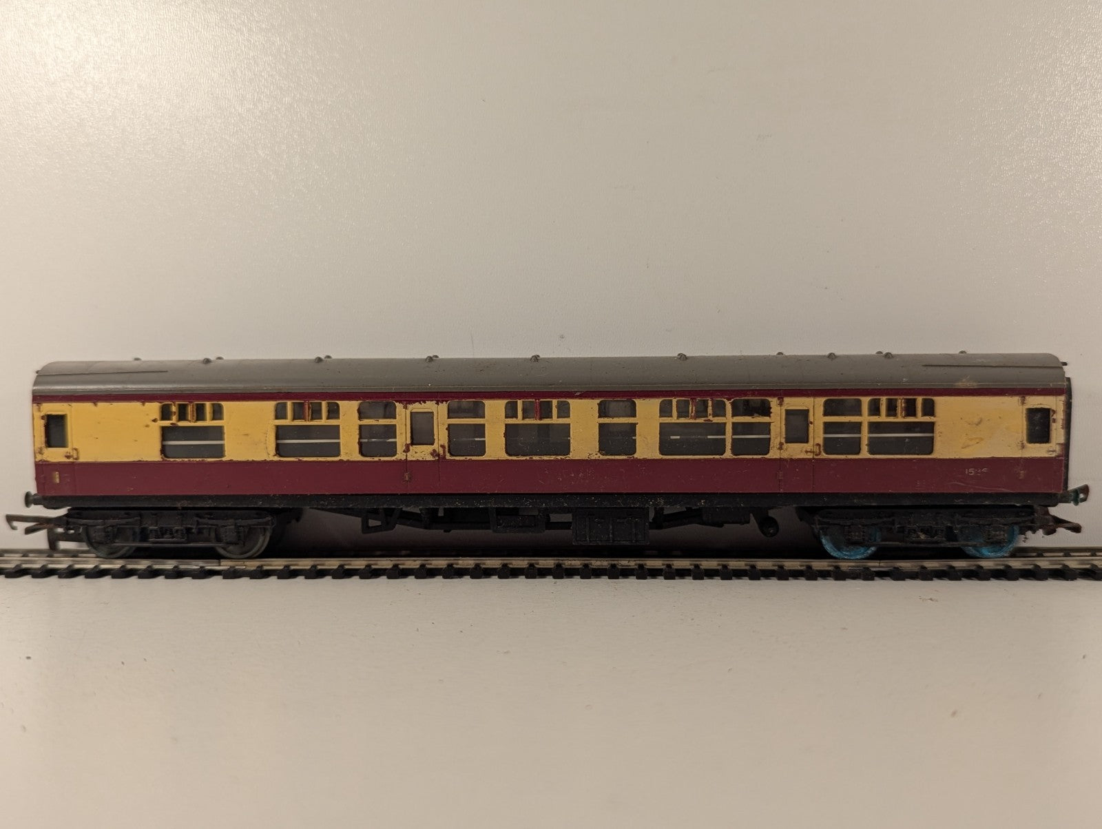 Tri-ang OO Gauge BR Composite Coach Passenger Coach 15865 BR Crimson