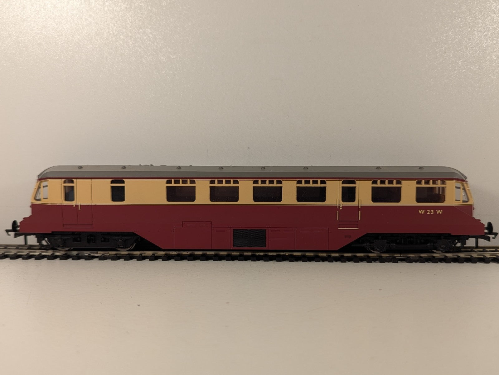 Hornby R2869 BR Diesel Railcar W23W BR Crimson and Cream - DCC Fitted