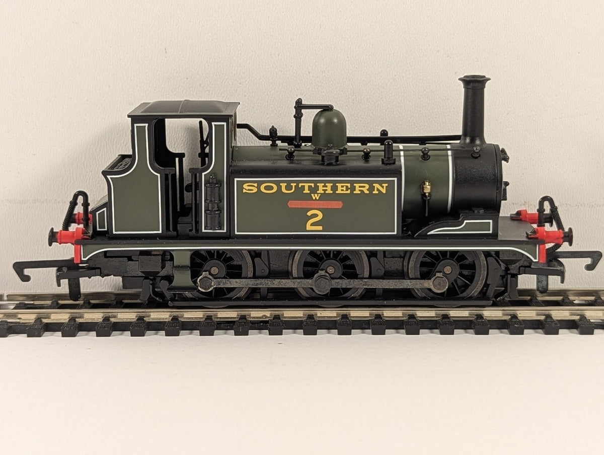 Hornby OO Gauge Class A1X Terrier 'Freshwater' Locomotive 2 SR Olive Green R2063