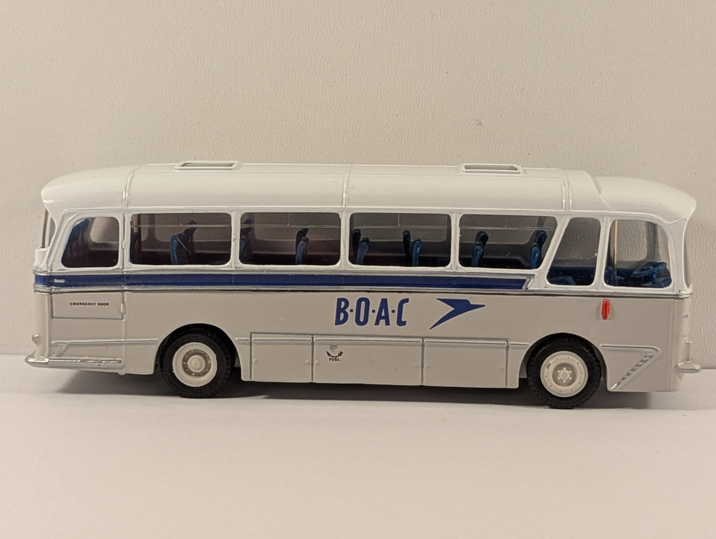 EFE 12306DL Harrington Grenadier Bus – B.O.A.C. Livery – OO / 1:76 Scale