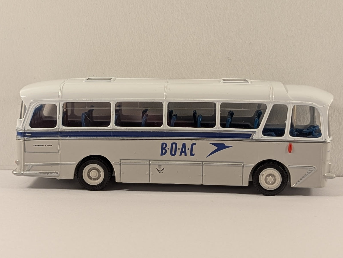 EFE 12306DL Harrington Grenadier Bus – B.O.A.C. Livery – OO / 1:76 Scale