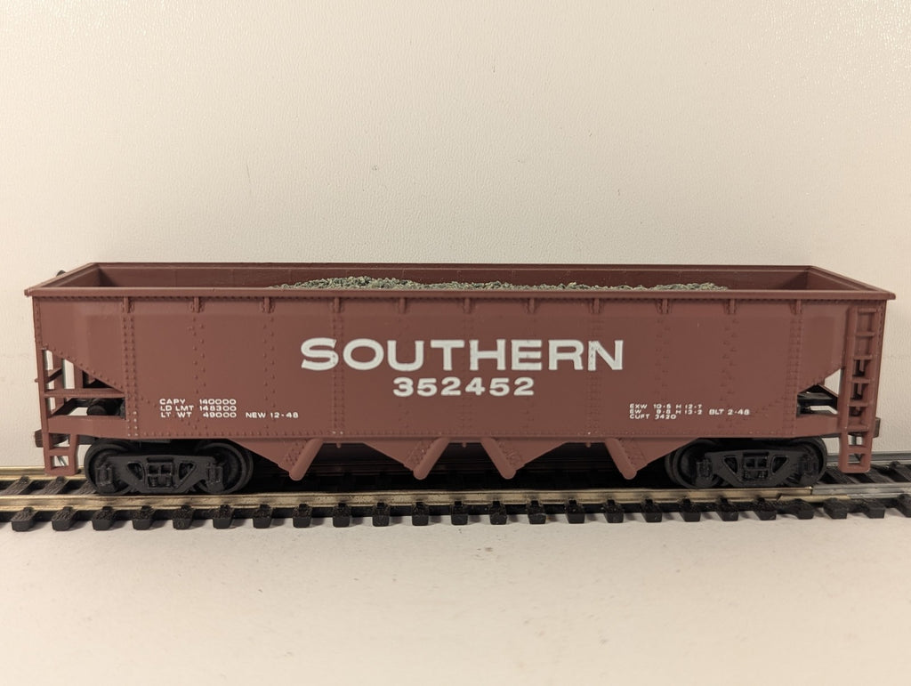 Bachmann HO Gauge Southern 3-Bay Offset Side Hopper Wagon 352452 Southern brown