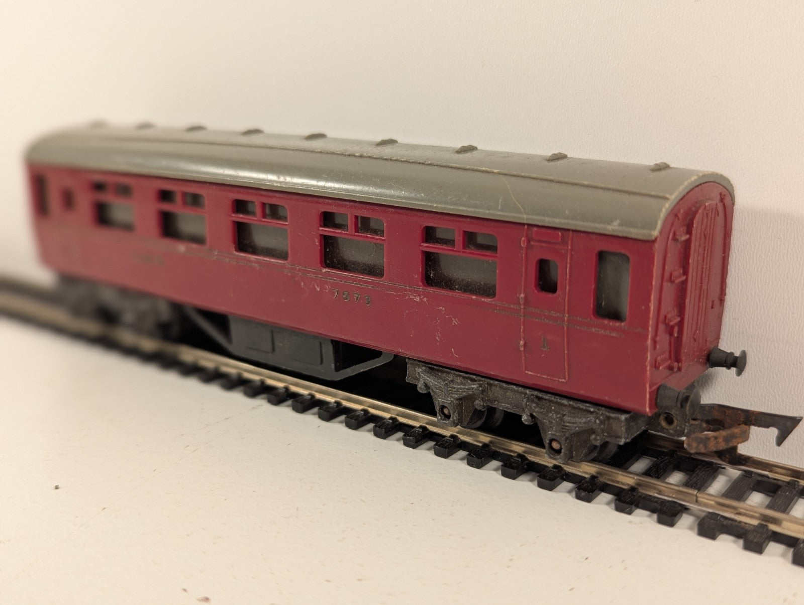 Tri-ang OO Gauge LMS Passenger Coach