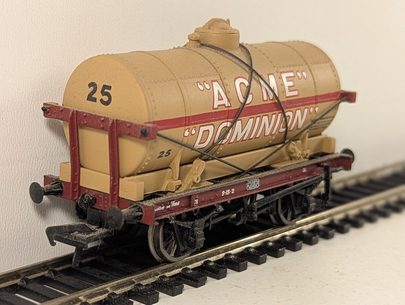Bachmann OO Gauge 14 Ton Tank Wagon 25 Acme Dominion 37-078