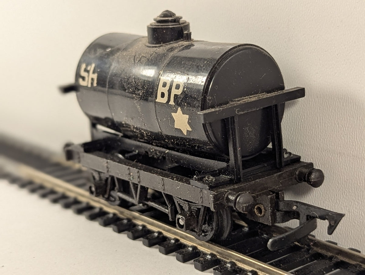 Tri-ang OO Gauge Shell-BP Tank Wagon Freight Wagon Shell-BP Black R.12