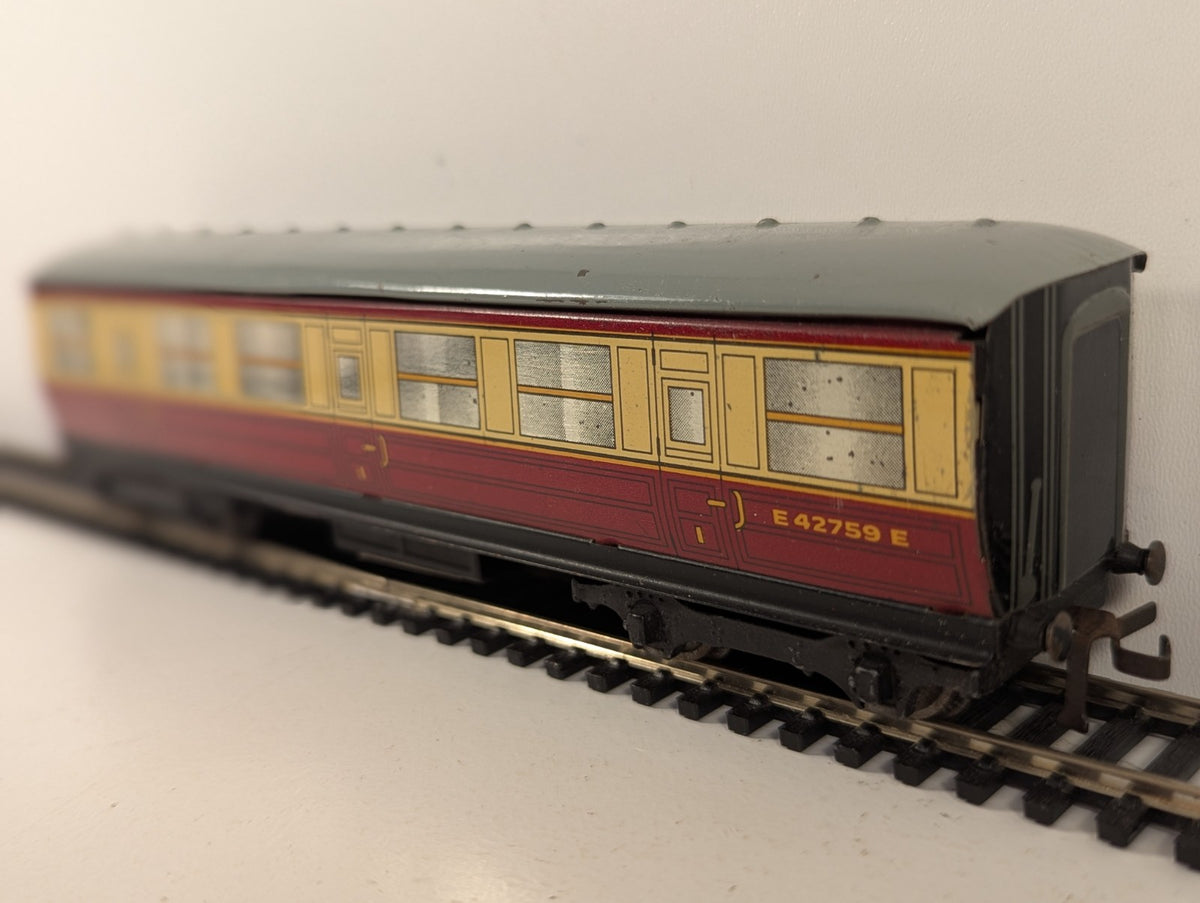 Hornby Dublo D11 OO Gauge Corridor Coach E42759E