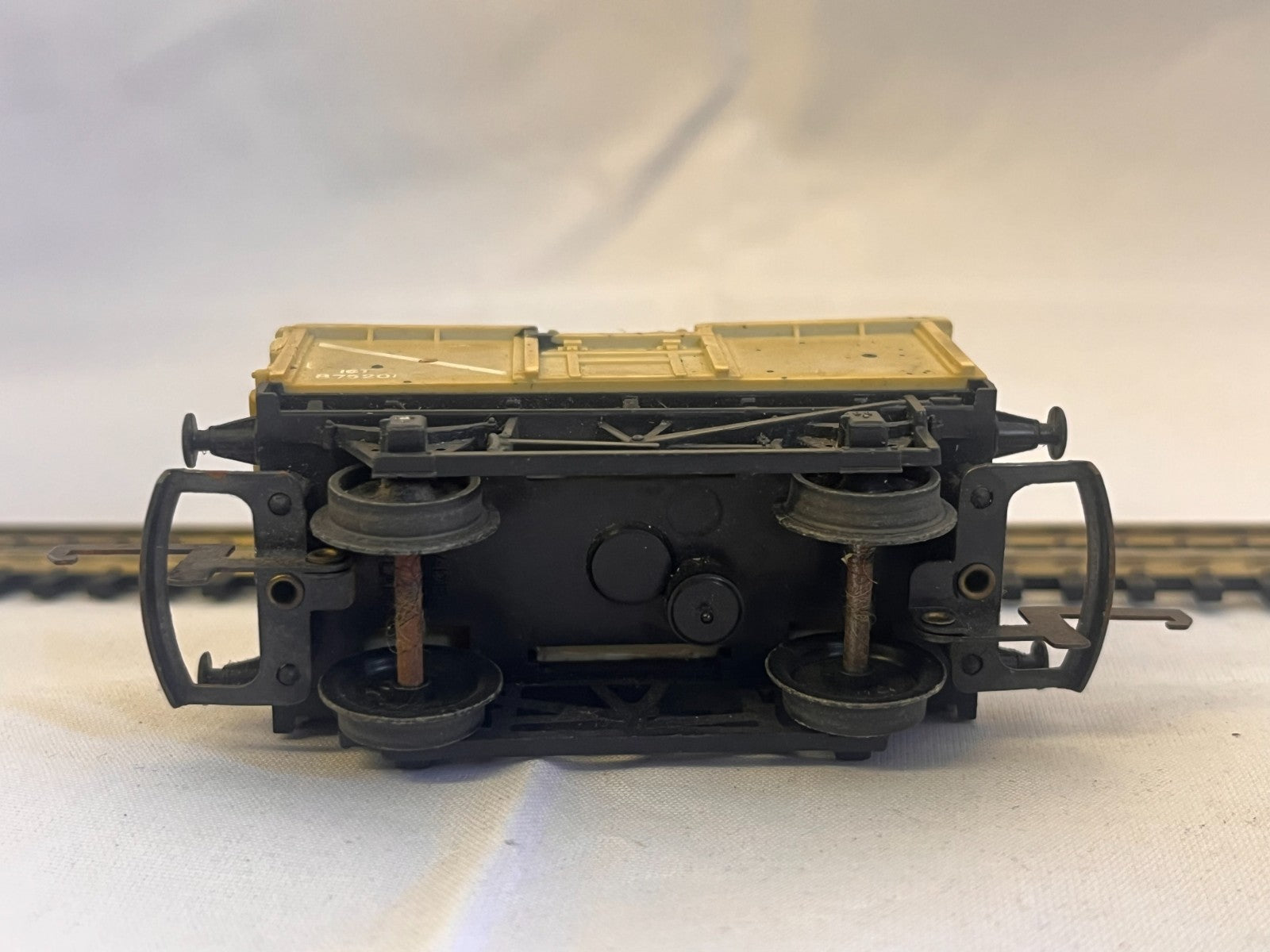 Tri-ang Hornby R243 OO Gauge 16 Ton Mineral Wagon Grey