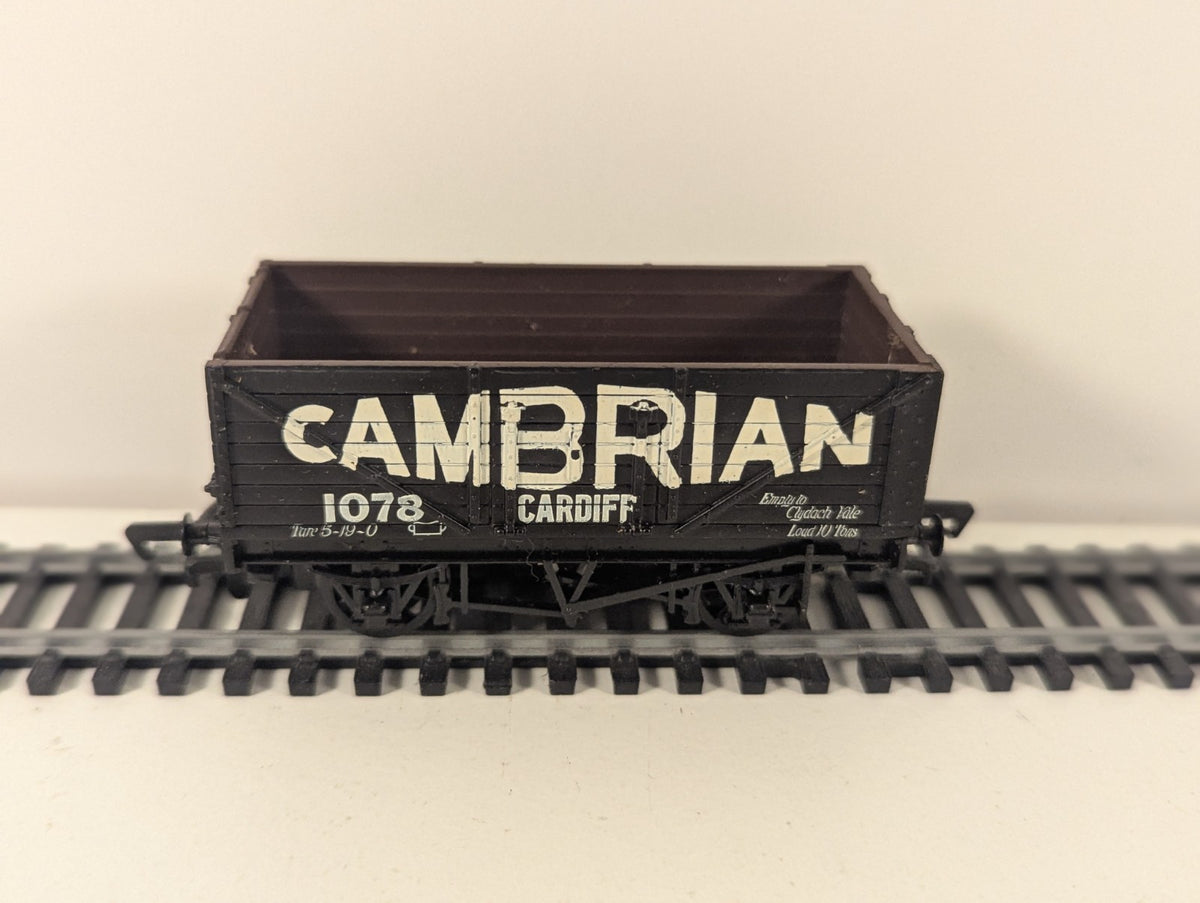 Mainline OO Cambrian Cardiff 7 Plank Wagon 1078