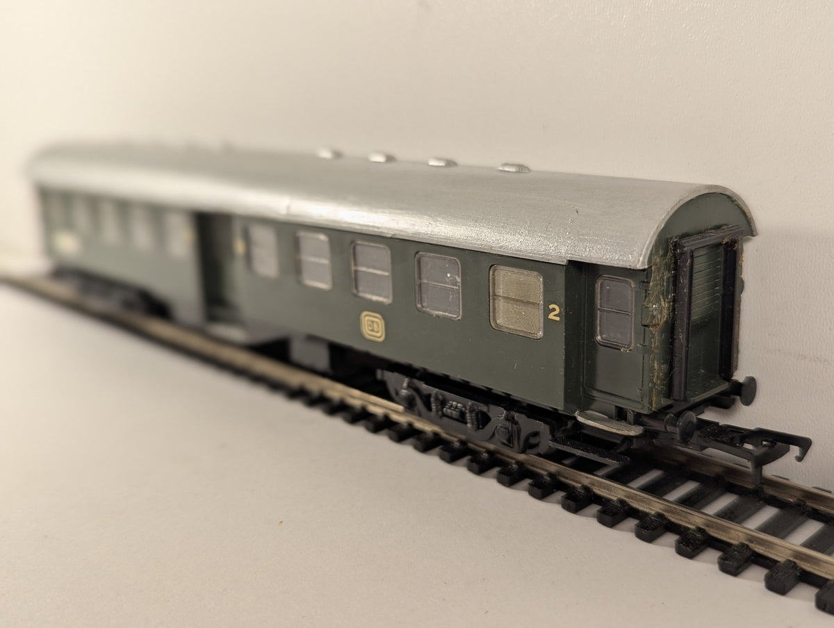 Kitmaster OO Gauge DB 2nd Class Middle Entrance Coach Passenger Coach DB Green