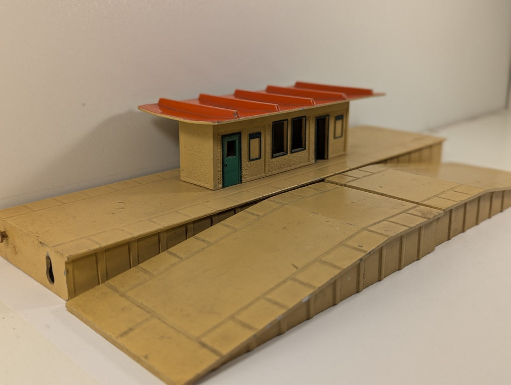 Hornby Dublo D1 Island Platform OO Gauge
