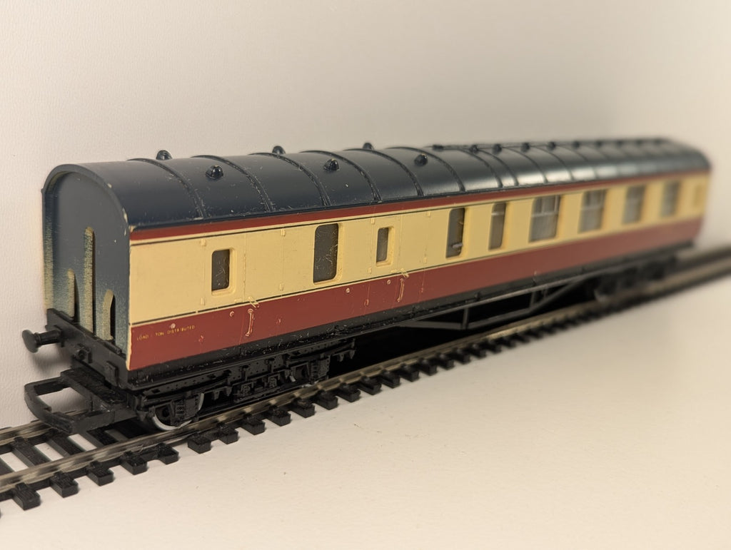 Hornby R443 BR Stanier Brake Coach M26546 – Crimson & Cream (Parts Missing)
