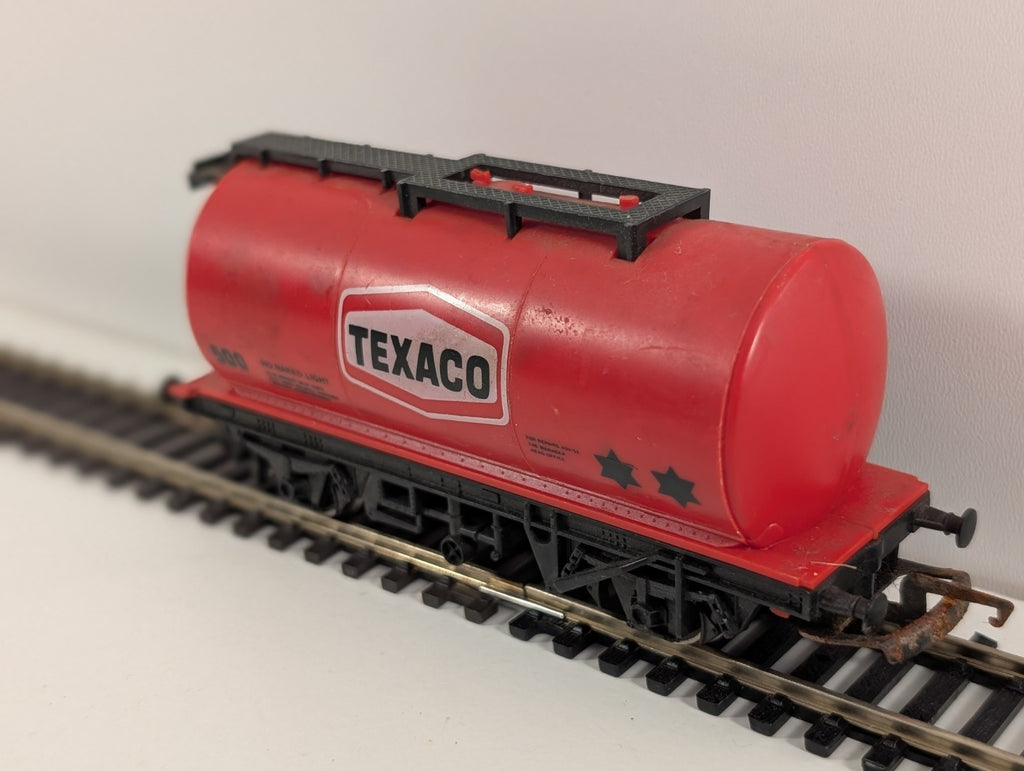Hornby R184 OO Gauge Texaco Tank Wagon – Red Livery