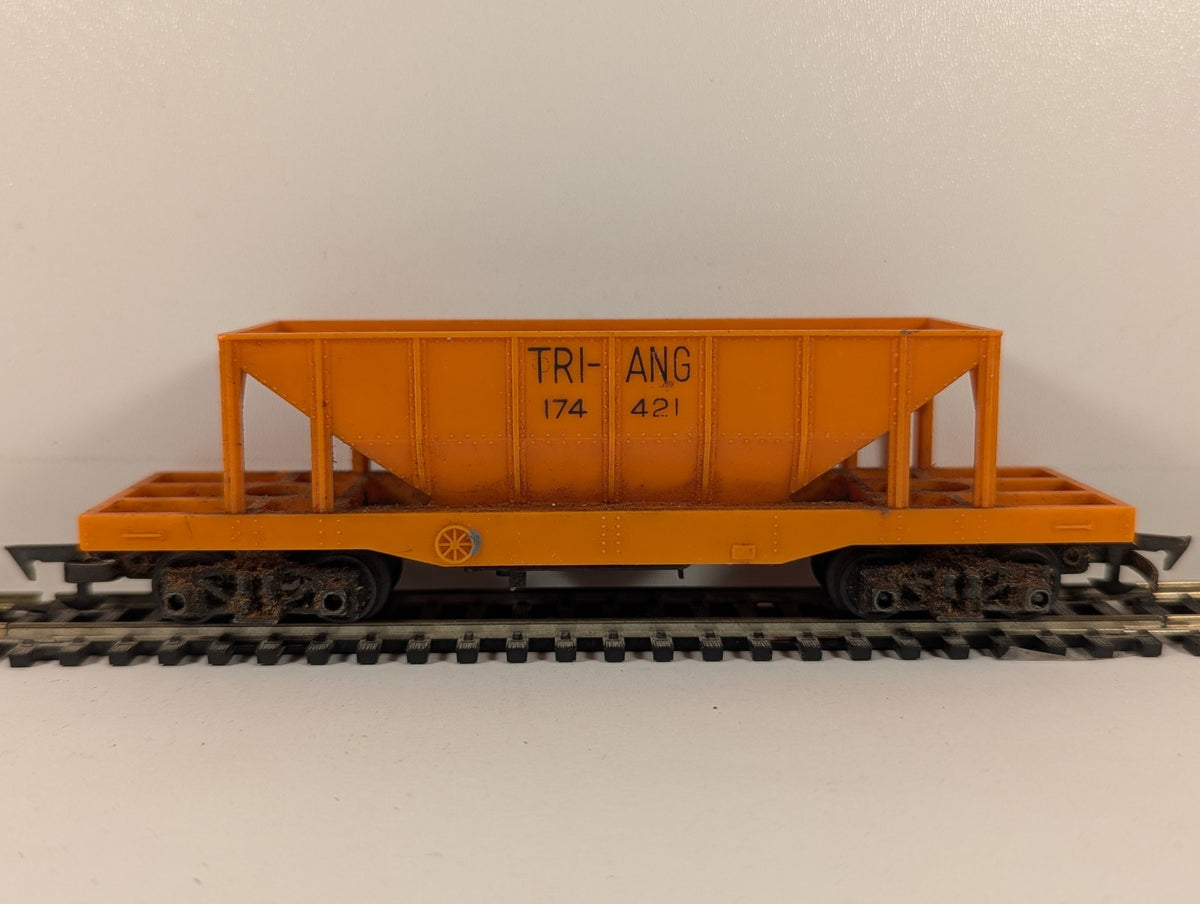 Tri-ang OO Gauge Track Cleaning Car Goods Wagon 174421 Orange R.145
