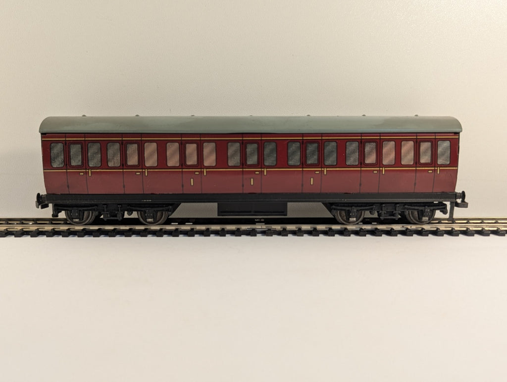 Hornby-Dublo 32017 OO Gauge D12 1st class suburban Coach - Boxed