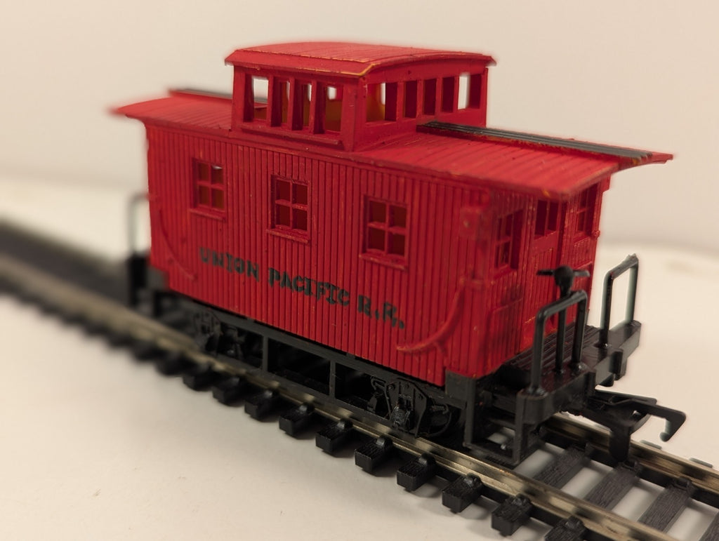 Bachmann HO Union Pacific Old-Time Bobber Caboose