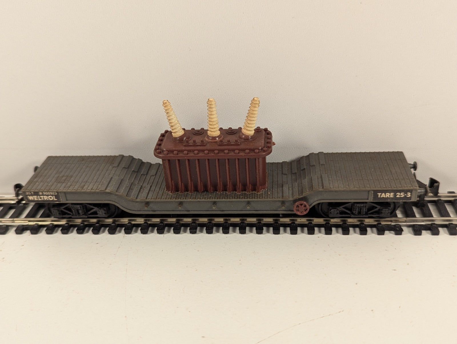 Jouef HO Gauge Bogie Well Wagon With Transformer Load