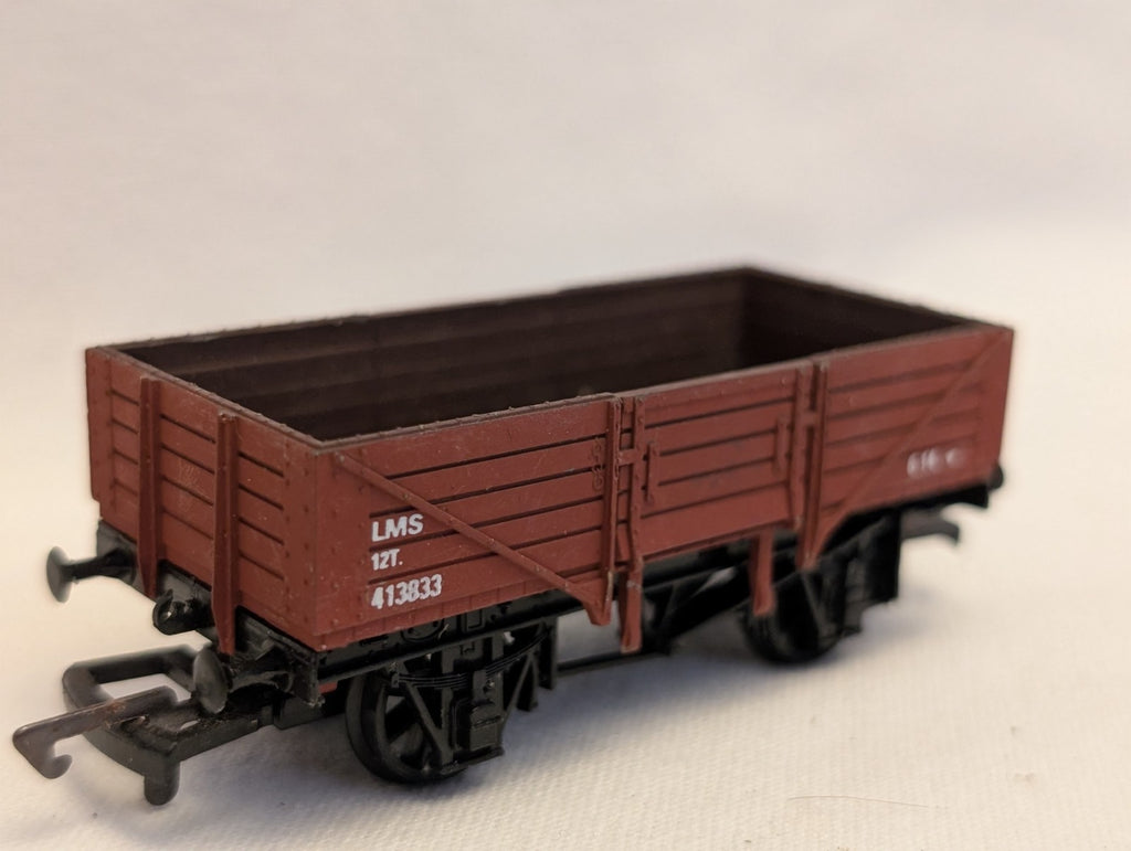 Dapol OO Gauge LMS 12T 5-Plank Open Wagon Goods Wagon 413833 LMS Brown
