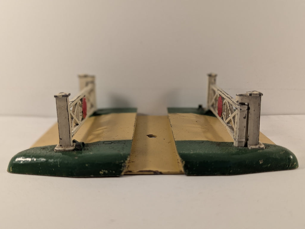 Hornby Dublo OO Gauge D1 Level Crossing