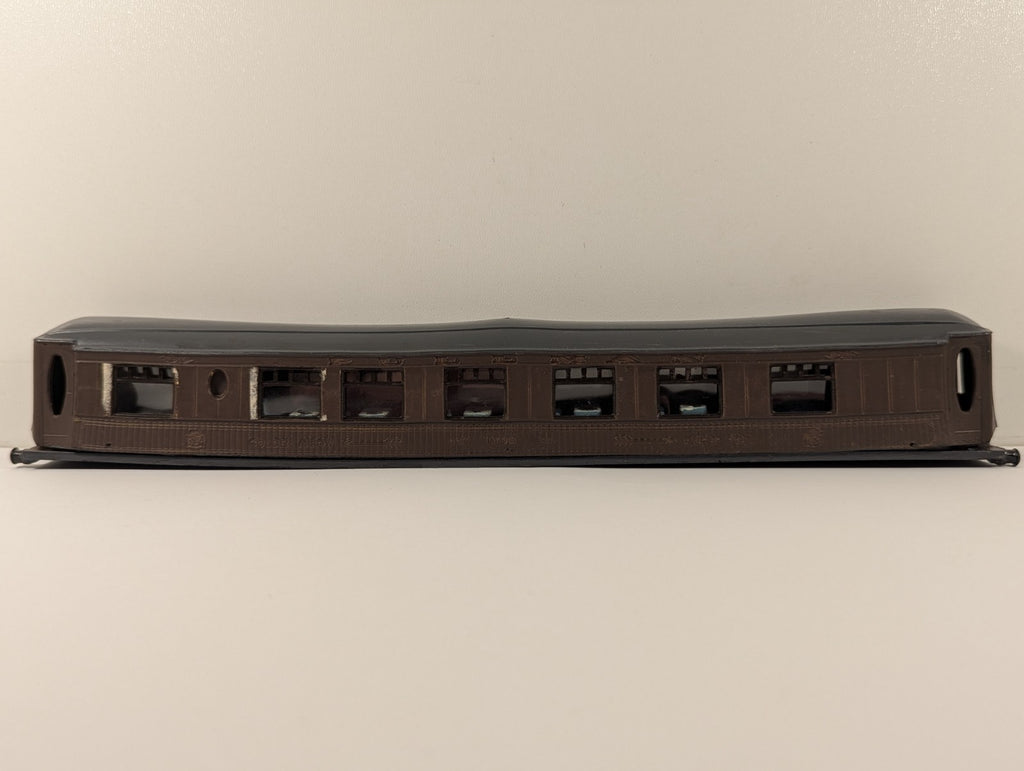 Graham Farish OO Gauge Golden Arrow Pullman Coach Shell - Boxed
