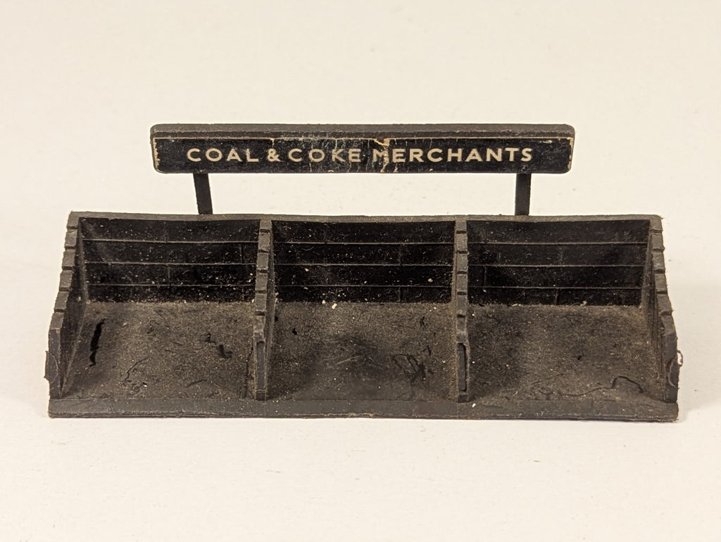Peco LK-3 OO Gauge Coal Staithes Kit
