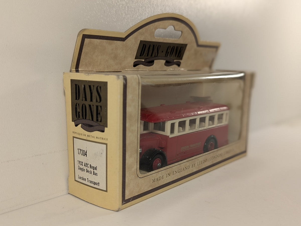 Lledo 1932 AEC Regal Single Deck Bus Die-cast Model Bus London Transport 17004
