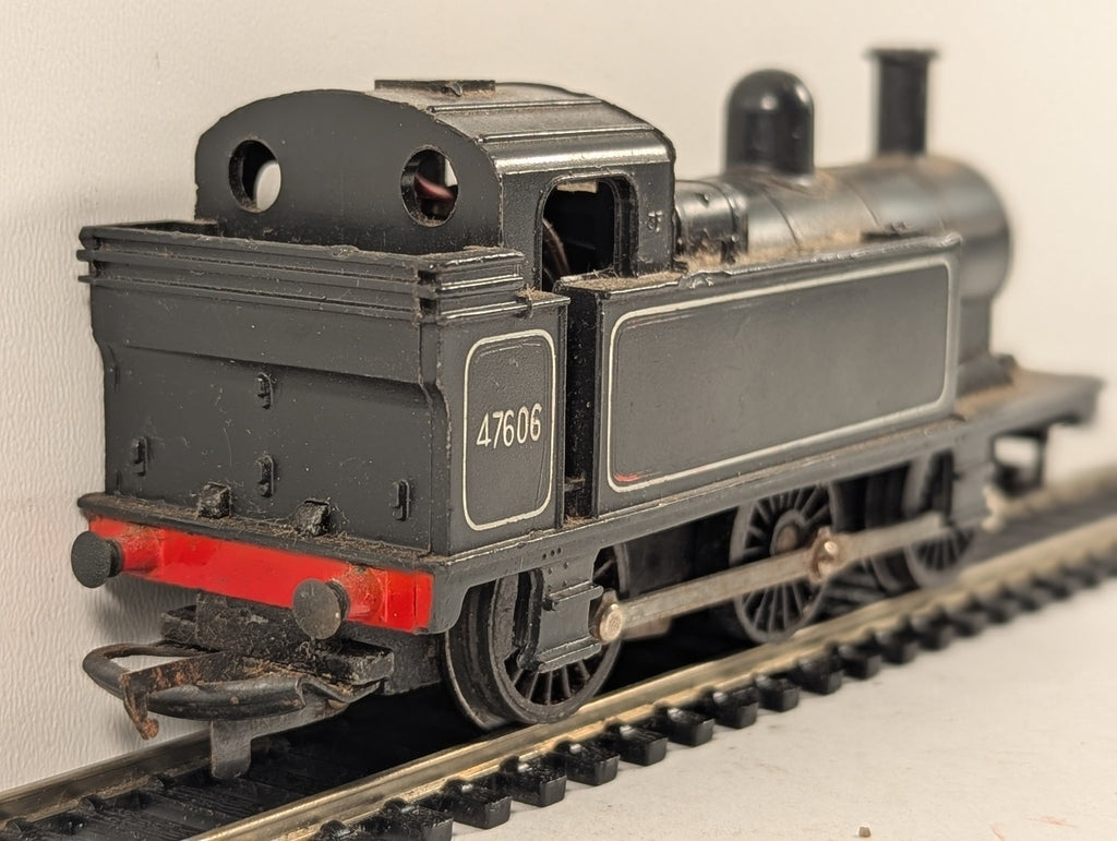 Tri-ang OO Gauge Class 3F Jinty 0-6-0T Steam Locomotive 47606 BR Black R52