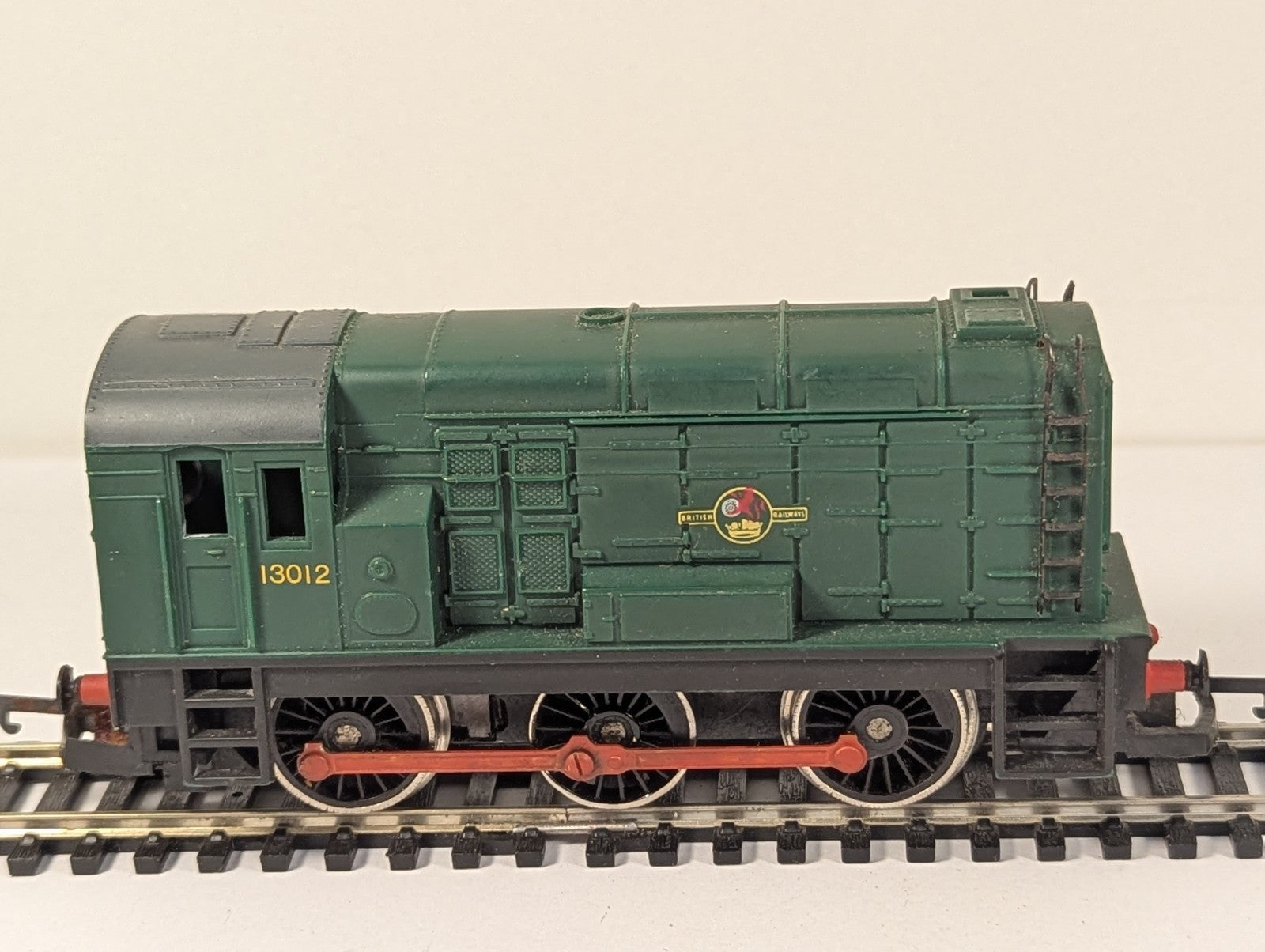 Hornby R354 OO Gauge BR Class 08 Shunter No. 13012 Green - missing parts