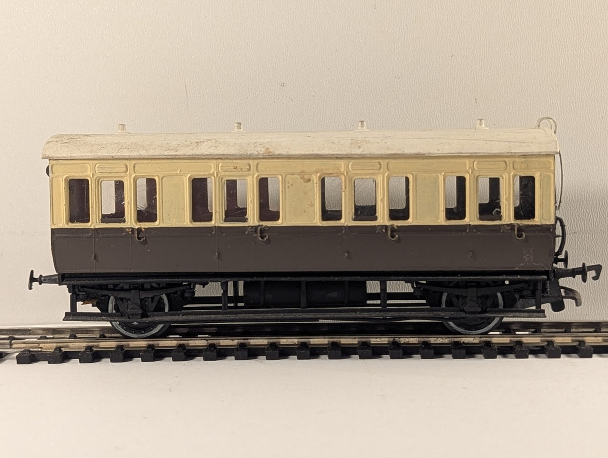 Ratio OO Gauge GWR 4-Wheel Coach Passenger Coach GWR Chocolate & Cream