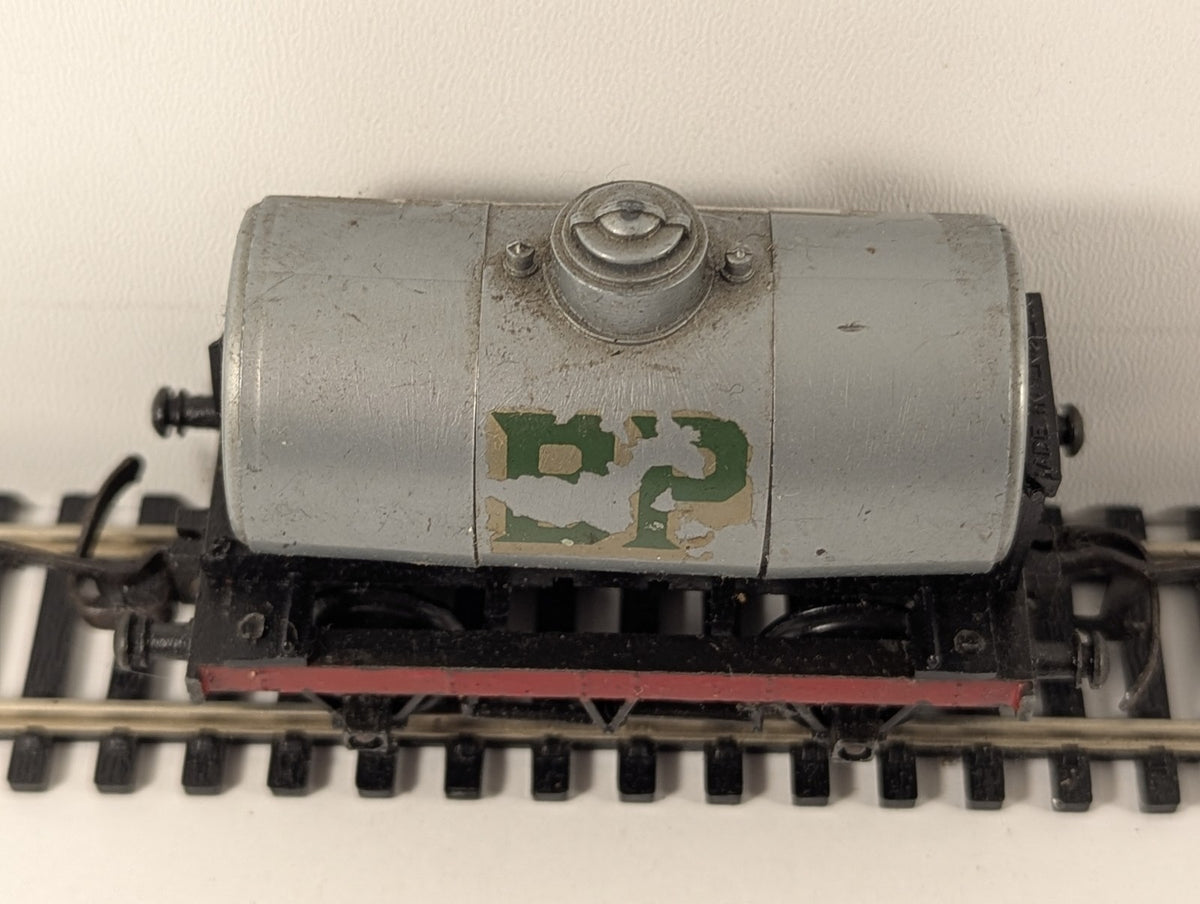 Tri-ang OO Gauge BP Tank Wagon BP Silver R12