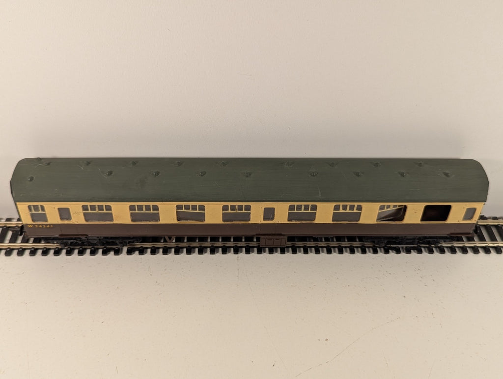 Kitmaster OO Gauge BR Mk1 Coach Chocolate & Cream