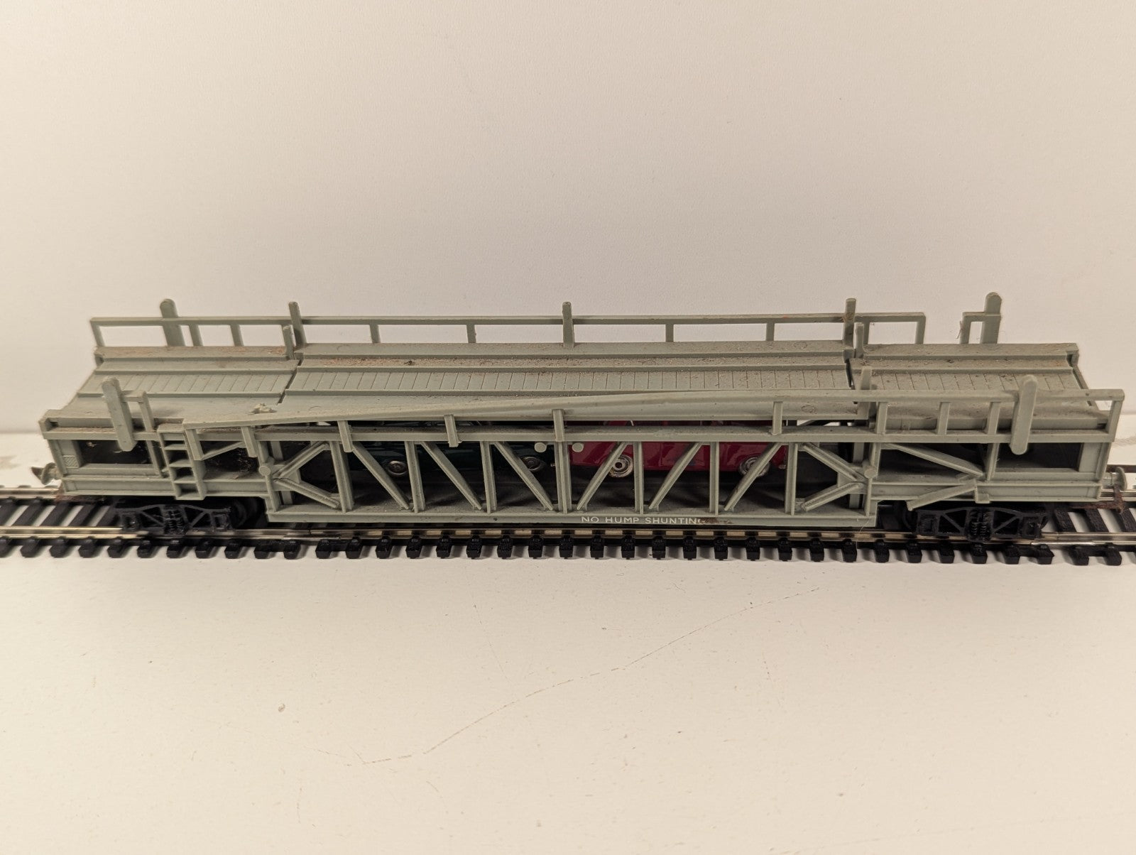 Tri-ang OO Gauge R342 Car Transporter Wagon with Cars