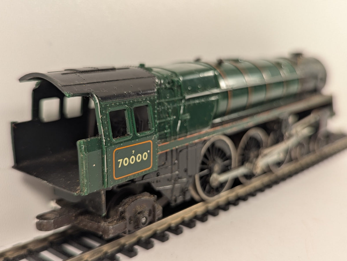 Tri-ang Hornby OO Gauge Class 7MT Britannia 'Oliver Cromwell' Steam Locomotive
