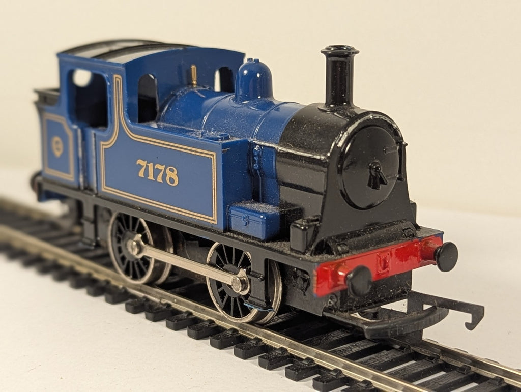 Hornby R255 OO Gauge Industrial Tank Locomotive No. 7178 0-4-0