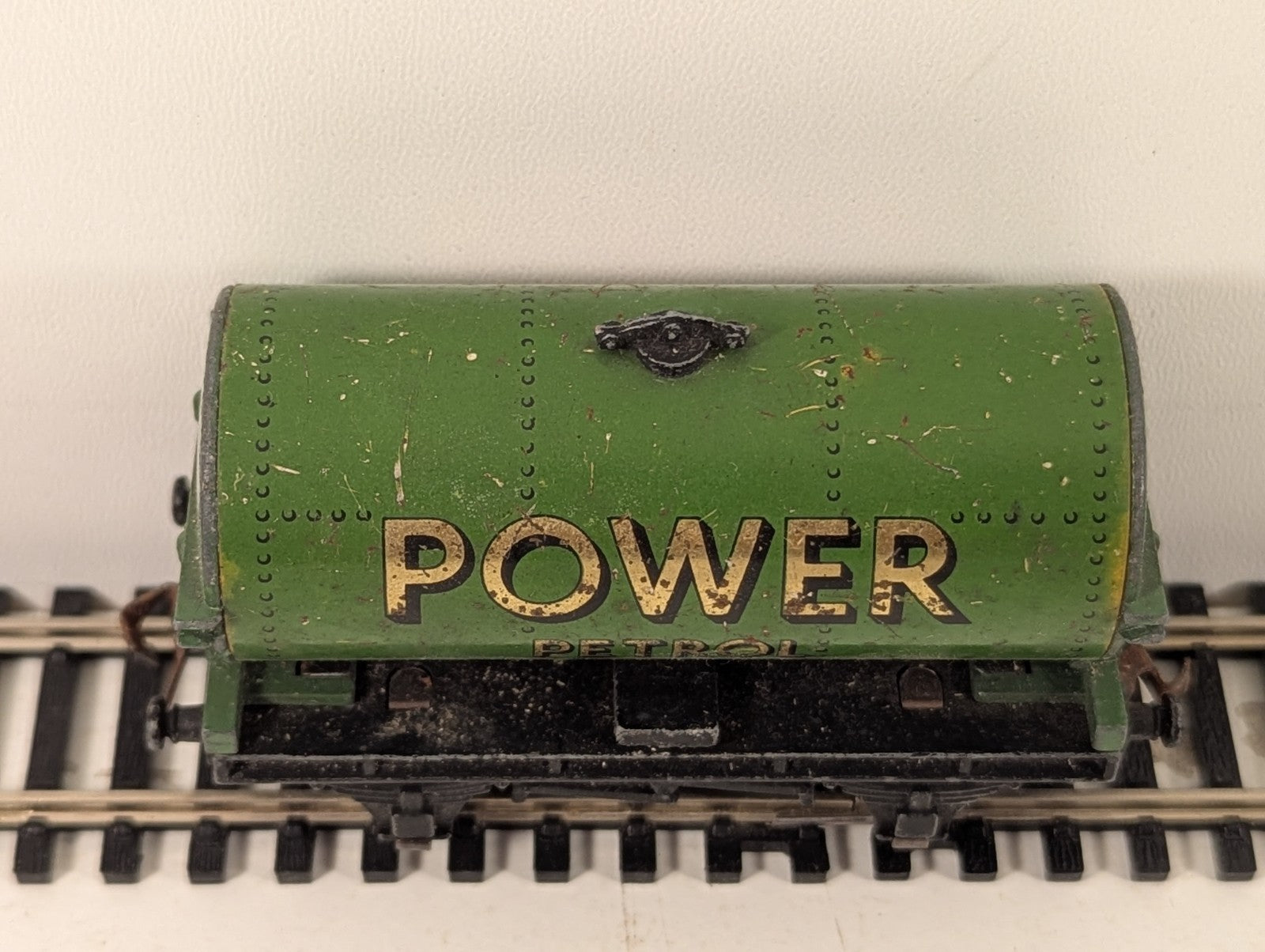 Hornby Dublo 32080 OO Gauge Green Power Petrol Tank Wagon