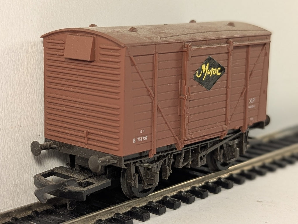Airfix OO Gauge 12 Ton Ventilated Van Goods Wagon B 751707