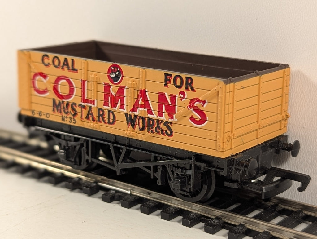 Mainline Railways 37127 OO Gauge Colman’s Mustard 7 Plank Wagon
