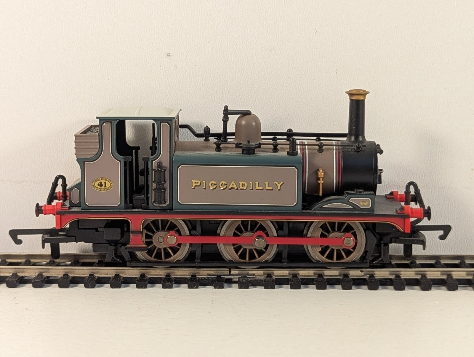 Hornby R2483 OO Gauge A1X Class 0-6-0T "Piccadilly" in LBSC Livery