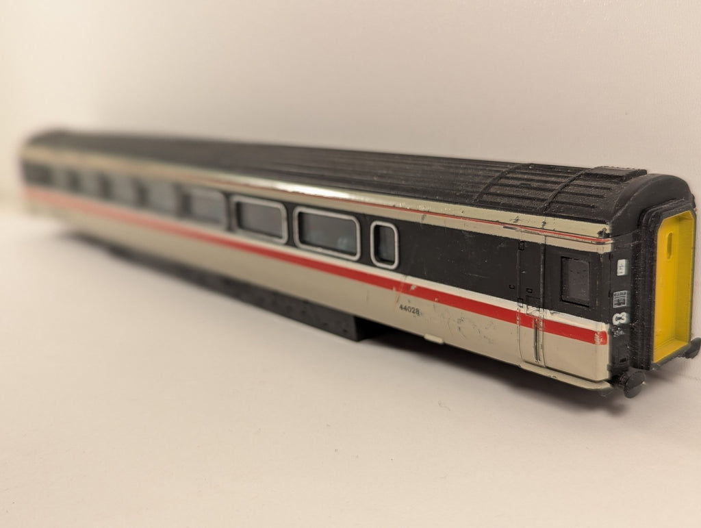 Hornby OO Gauge BR Mk3 TGS Coach Passenger Coach 44028 BR InterCity Executive